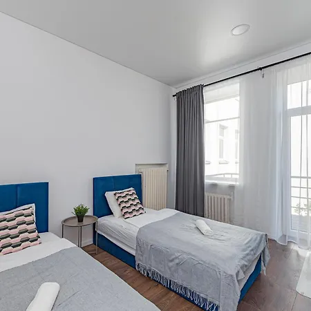 Minimalist Studio By Hostlovers Apartment