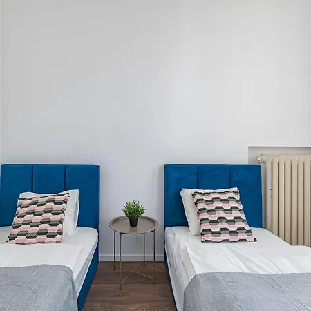 Apartment Minimalist Studio By Hostlovers *