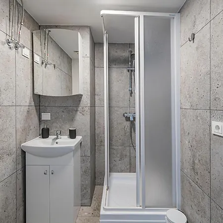 Apartment Minimalist Studio By Hostlovers *