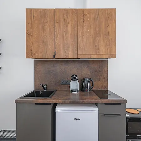 Apartment Minimalist Studio By Hostlovers *