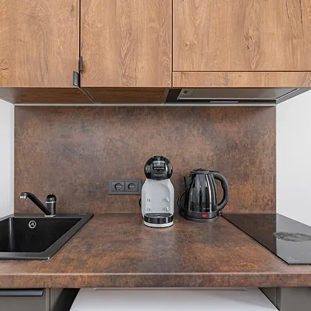 Minimalist Studio By Hostlovers Apartment