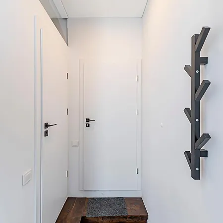 Minimalist Studio By Hostlovers Apartment *